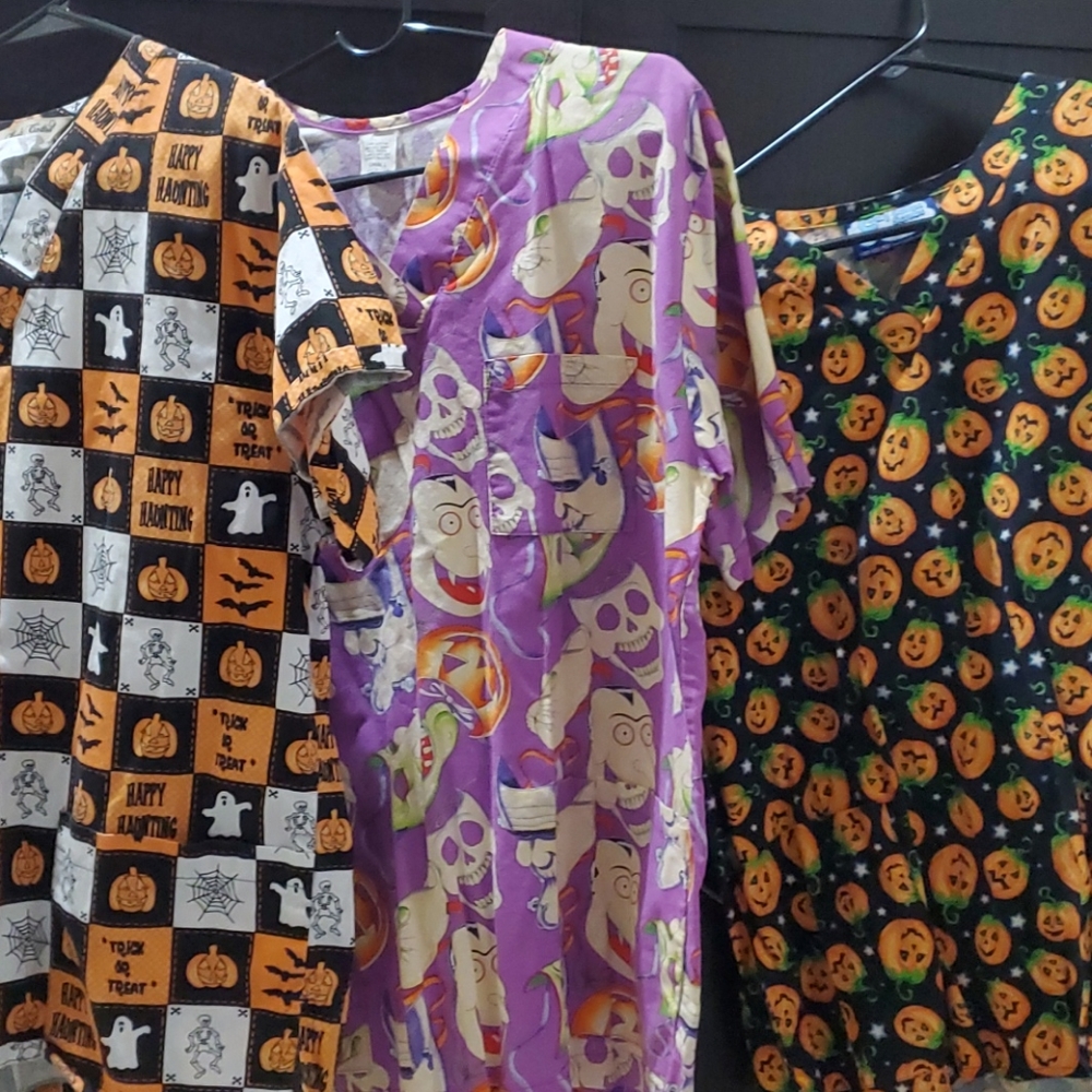 👻🎃Halloween Scrub Tops$15 each sold separately 1-Medium, 1- small